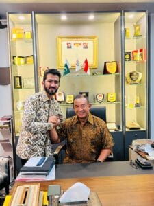 Bapak Chandra Warsenanto Sukotjo saat berkunjung ke Istana Al Barkat