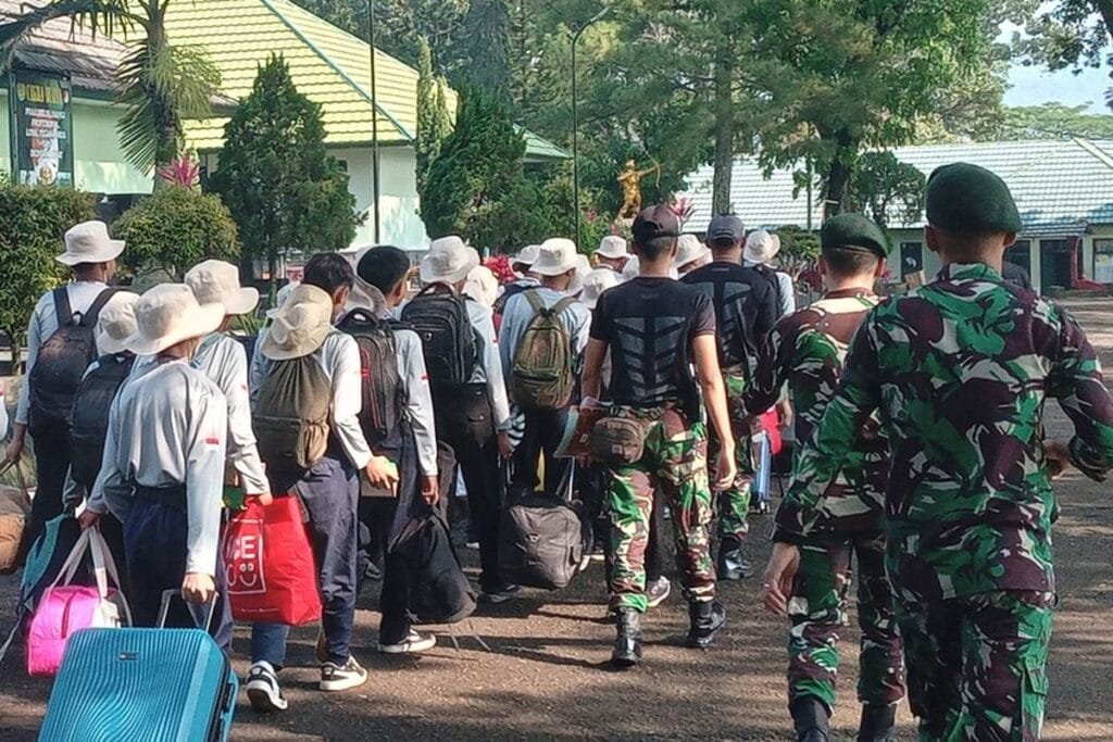pendidikan barak militer