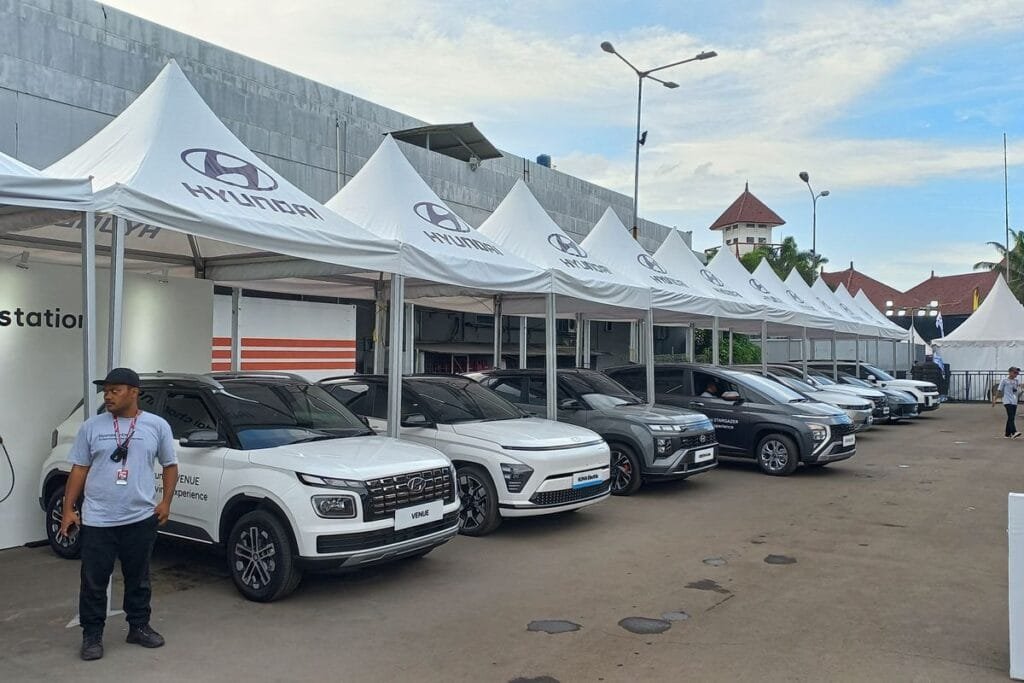 penjualan mobil