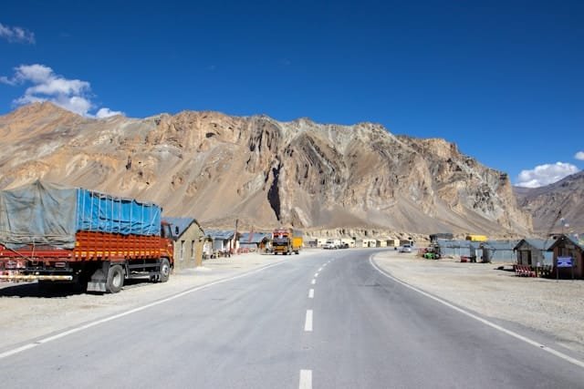 Karakoram Highway sebagai jalur penghubung perdagangan Pakistan-Tiongkok 