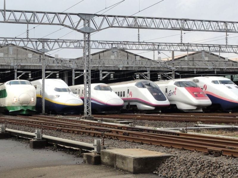 Kereta Cepat Jakarta-Surabaya Siap Operasi Tahun 2025