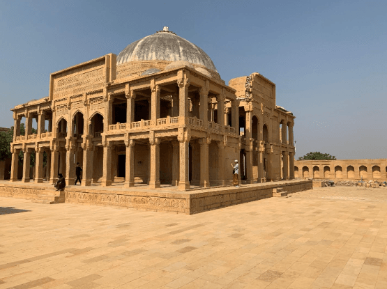 Peninggalan Bangunan di Makki Necropolis Thatta Karachi