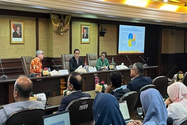 Delegasi Kementerian Kesehatan Pakistan berdiskusi dengan pejabat Indonesia tentang program Keluarga Berencana