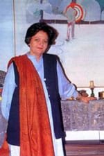 Salima Hashmi, seniman dan kurator terkemuka di Pakistan, atau Karya seni miniatur modern oleh Shahzia Sikander dari Pakistan