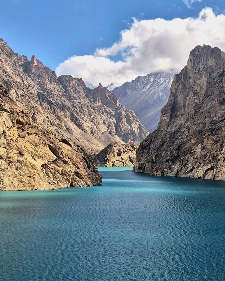 Penduduk Lembah Hunza yang berusia lanjut, menggambarkan rahasia umur panjang dan gaya hidup sehat mereka