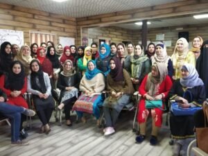 : Perempuan Pakistan belajar coding di komunitas WomenInTechPK Karachi dalam ruang aman digital