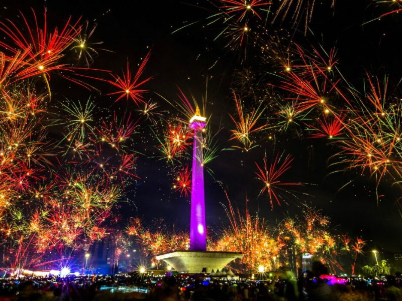 Jakarta dan Denpasar Kembang Api