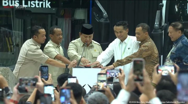 pabrik perakitan kendaraan komersial berbasis listrik