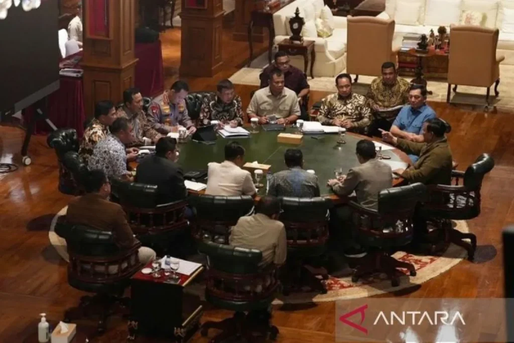 bahas pendidikan hingga pertahanan
