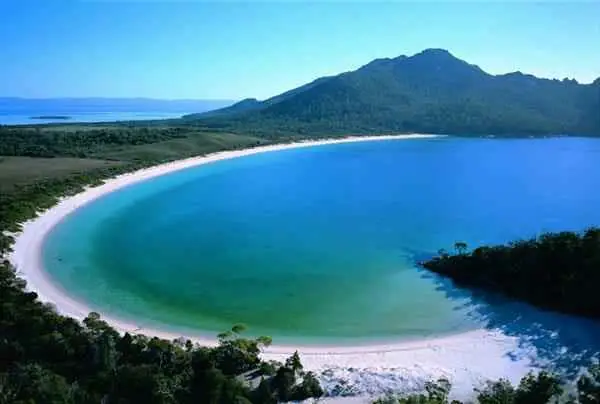 Pantai NTB: 5 Rahasia Mesin Uang Baru yang Bikin UMKM Makin Cuan