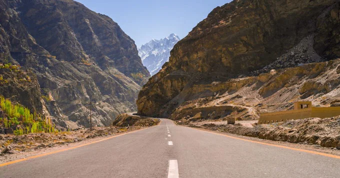 Jalan Raya Karakoram Pegunungan