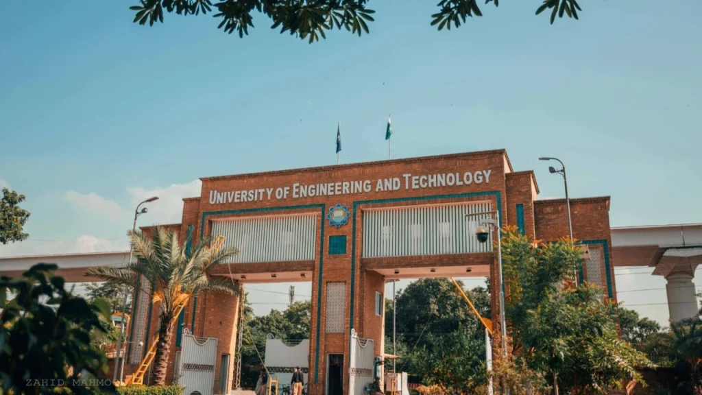 Universitas Pakistan Terbaik Teknik