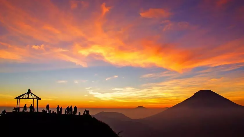 Wisata Alam Romantis Lamaran Indonesia