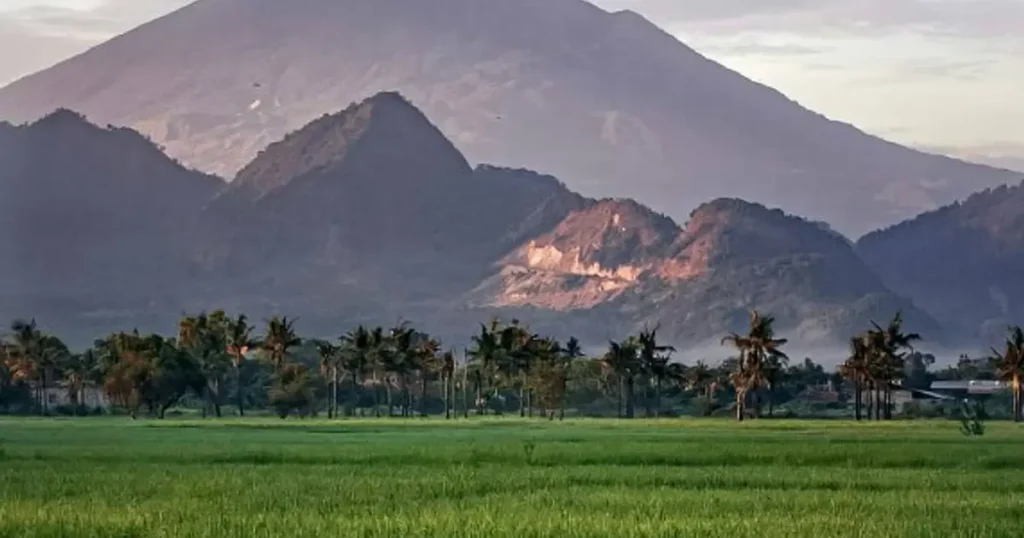 puncak tertinggi di jawa barat