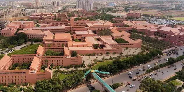 Universitas Karachi