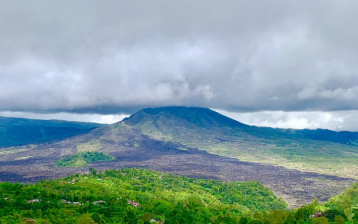 Menjelajahi Pesona Wisata Kintamani Bali Dari Gunung Batur hingga Danau Batur, setiap sudutnya menyuguhkan keindahan alam dan budaya yang memikat hati wisatawan. Sumber gambar: Tripadvisor