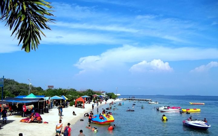 Pantai Pulau Untung Jawa
