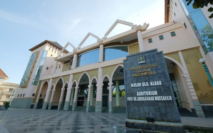 Universitas Islam Indonesia (UII)